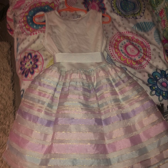 Girls Dress - Picture 2 of 3
